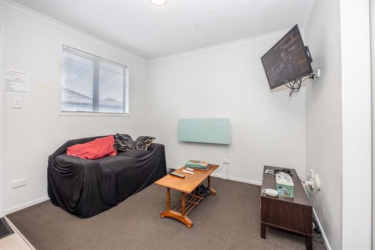 Photo of property in 12 Crescent Court, Melville, Hamilton, 3206