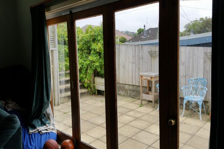 Photo of property in 16 Edinburgh Terrace, Berhampore, Wellington, 6023