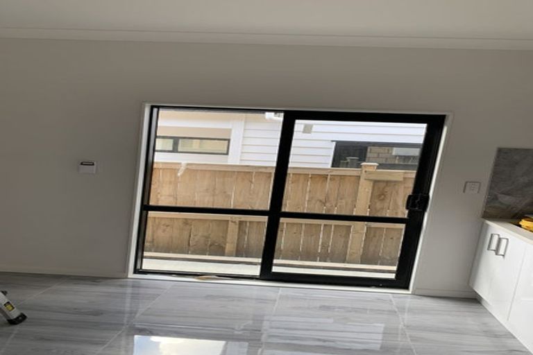 Photo of property in 98 Tir Conaill Avenue, Flat Bush, Auckland, 2019