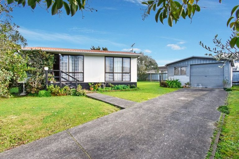 Photo of property in 28 Heathdale Crescent, Papakura, 2110