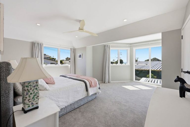 Photo of property in 2 Callender Place, Shelly Park, Auckland, 2014