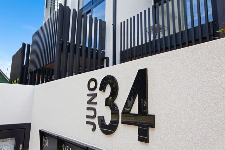 Photo of property in 2/34 Cranmer Square, Christchurch Central, Christchurch, 8013