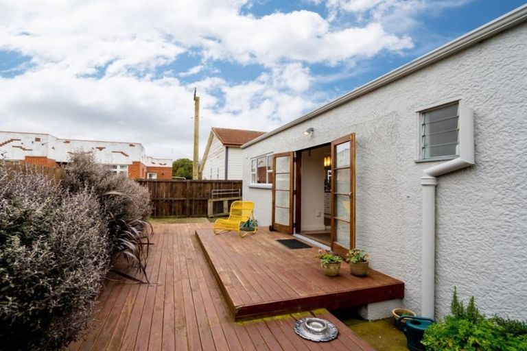 Photo of property in 94 Hargest Crescent, Saint Clair, Dunedin, 9012