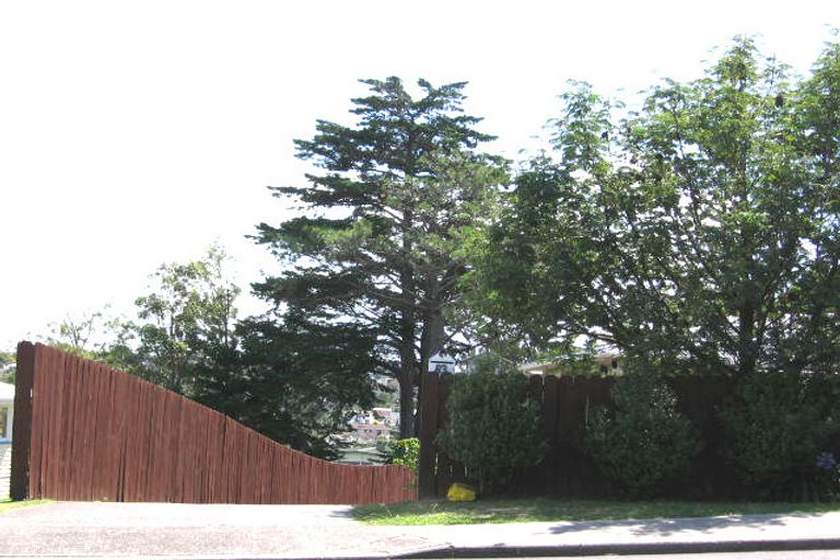 Photo of property in 1/83 Carlisle Road, Torbay, Auckland, 0632