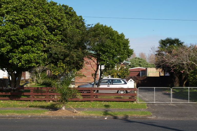 Photo of property in 245 Robertson Road, Mangere East, Auckland, 2024