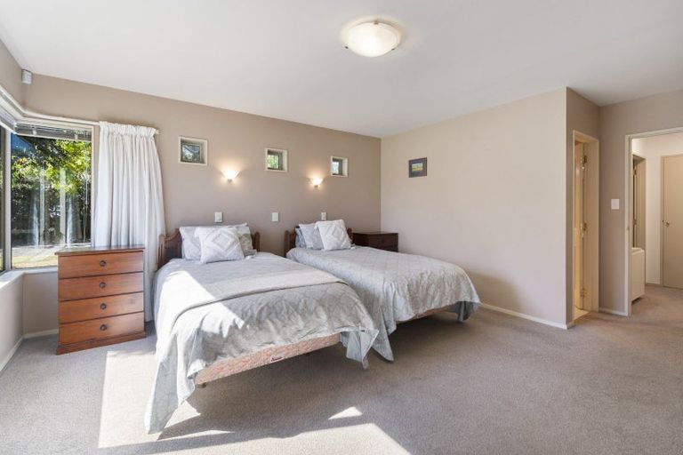 Photo of property in 98 Polson Hill Drive, Aokautere, Palmerston North, 4471
