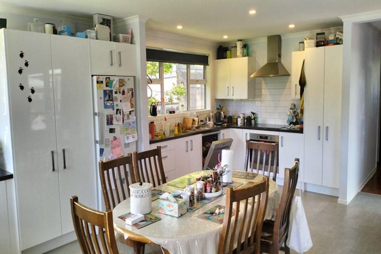 Photo of property in 562 Main Road North, Timberlea, Upper Hutt, 5018