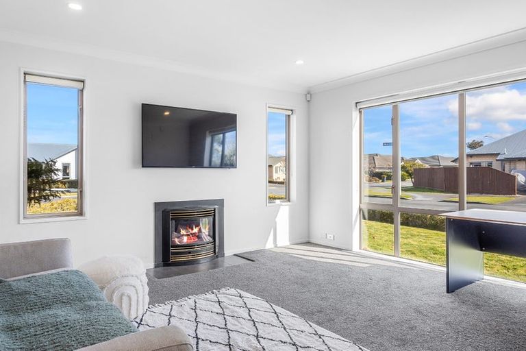 Photo of property in 2 Wedmore Close, Burwood, Christchurch, 8083