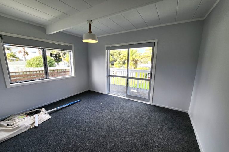 Photo of property in 7a Litchfield Place, Clarks Beach, 2122