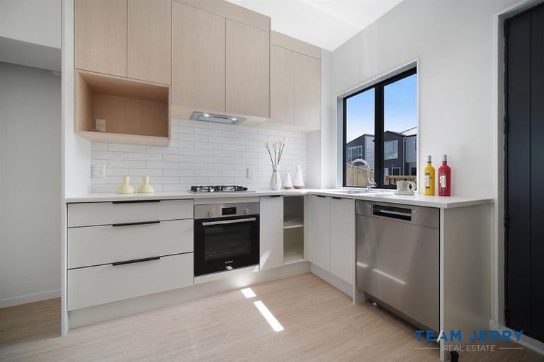 Photo of property in 5 Te Kaapia Road, Papakura, 2110