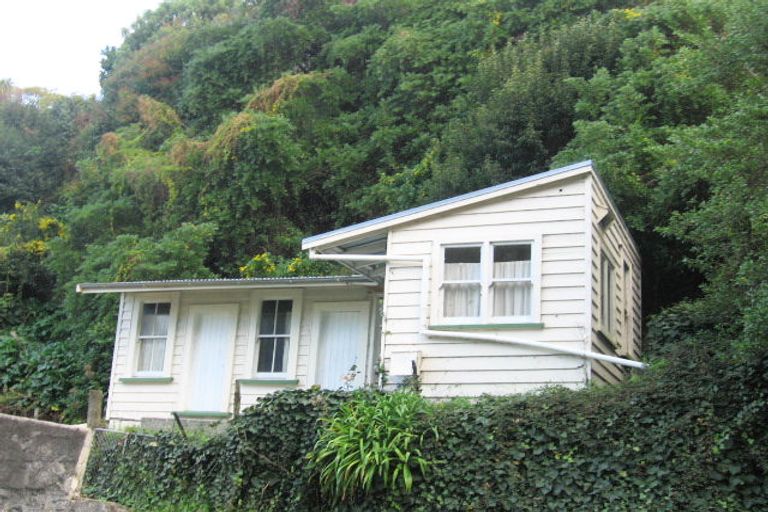 Photo of property in 12 Milton Road, Bluff Hill, Napier, 4110