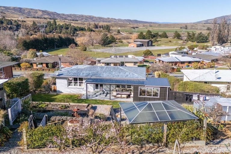 Photo of property in 25 Tamblyn Drive, Lake Roxburgh Village, Roxburgh, 9571