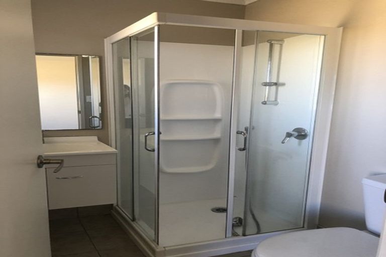 Photo of property in 52b Swanson Road, Henderson, Auckland, 0610