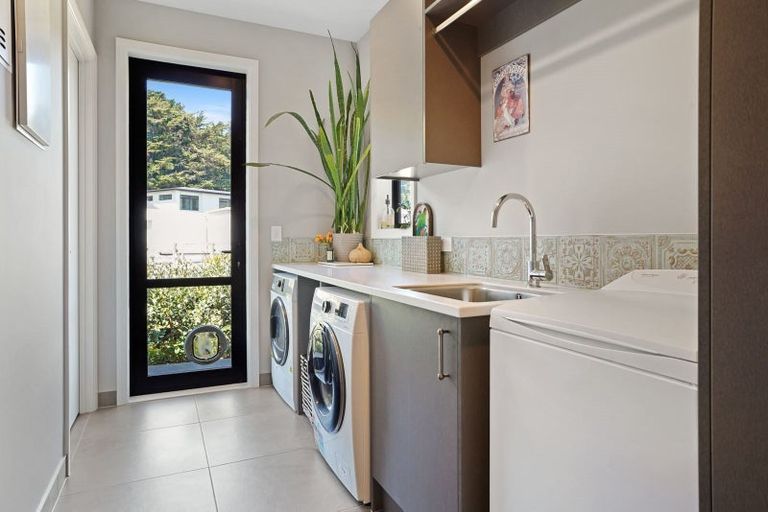 Photo of property in 8 Caro Lane, Cracroft, Christchurch, 8022