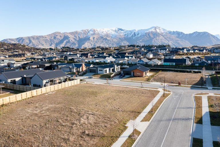 Photo of property in 28 Pounamu Avenue, Albert Town, 9305