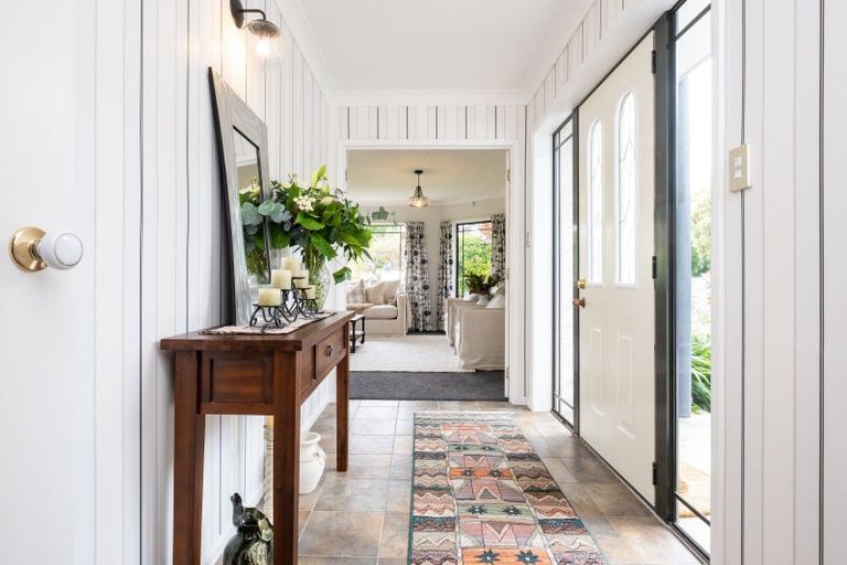 Photo of property in 129 Wharerangi Road, Greenmeadows, Napier, 4112