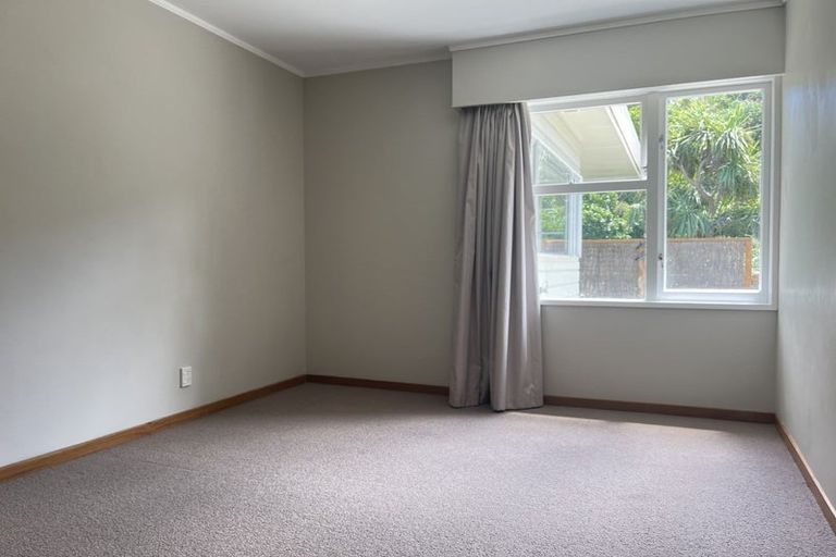 Photo of property in 39 Acheron Road, Paremata, Porirua, 5026