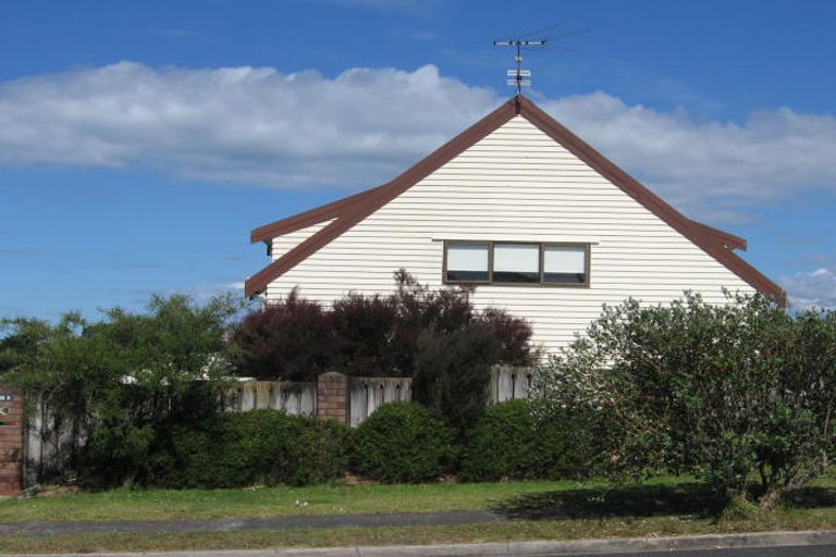 Photo of property in 2/151 Oaktree Avenue, Browns Bay, Auckland, 0630