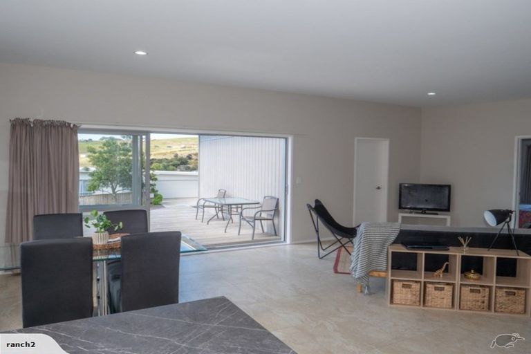 Photo of property in 7 Frangipani Street, Cable Bay, 0420