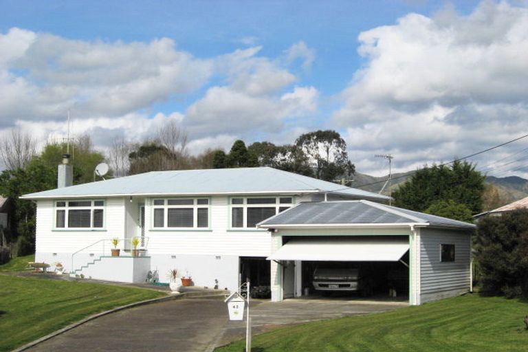 Photo of property in 42 Whittaker Street, Shannon, 4821