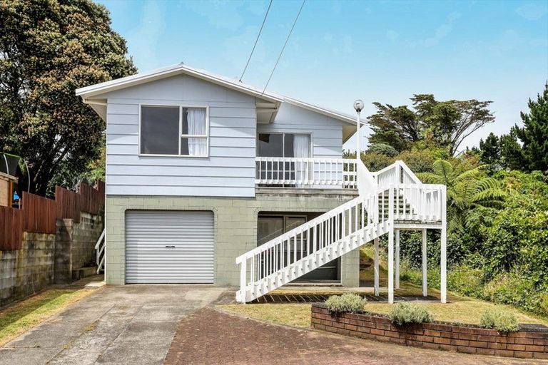 Photo of property in 13 Parris Street, Moturoa, New Plymouth, 4310