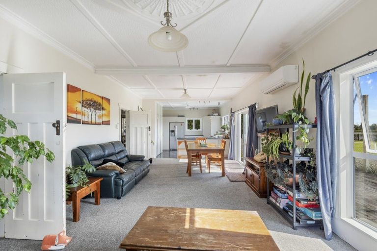Photo of property in 77 Matarikoriko Road, Brixton, Waitara, 4382