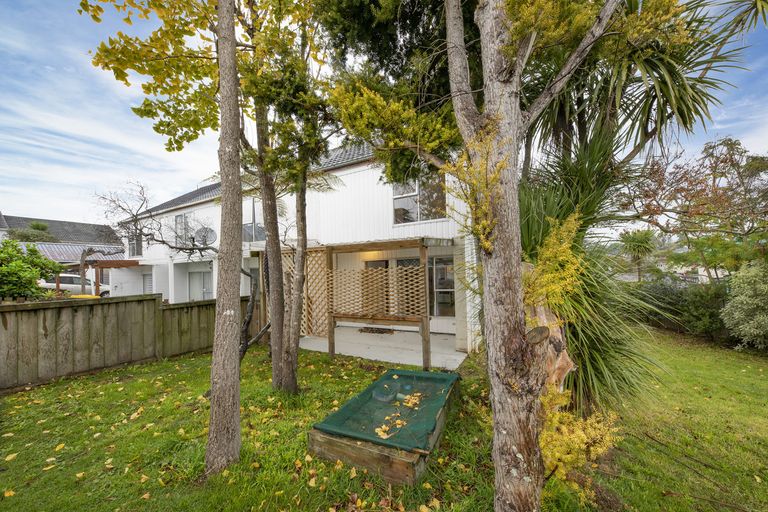 Photo of property in 7/108 West Coast Road, Glen Eden, Auckland, 0602