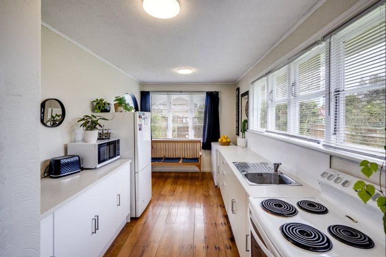 Photo of property in 115 Latham Street, Marewa, Napier, 4110