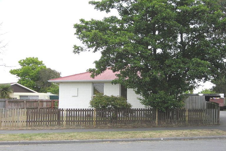 Photo of property in 1/6 Branksome Place, Parklands, Christchurch, 8083