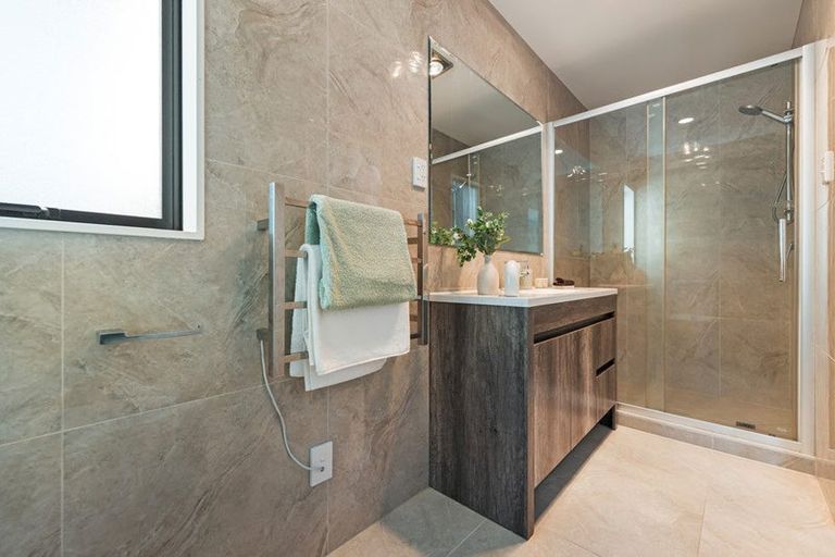 Photo of property in 718b Massey Road, Mangere, Auckland, 2022