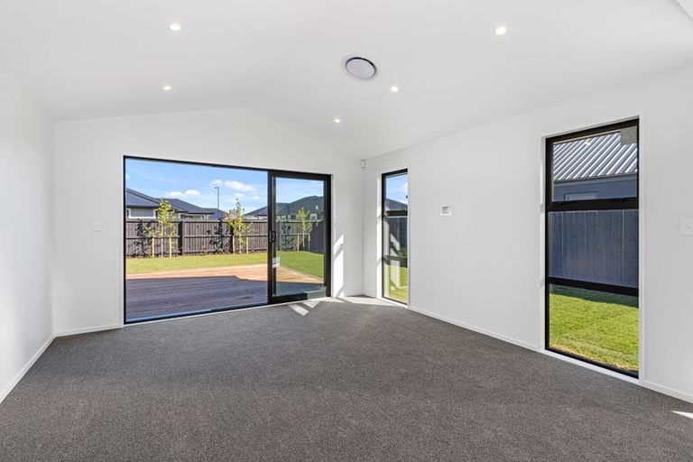 Photo of property in 5 Ligget Place, Woodend, 7610