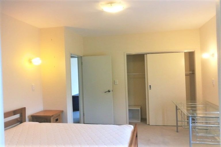 Photo of property in 1/1 Cheval Drive, Totara Vale, Auckland, 0629