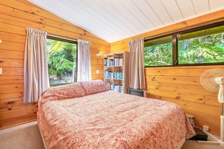 Photo of property in 213a Whites Line East, Waiwhetu, Lower Hutt, 5010