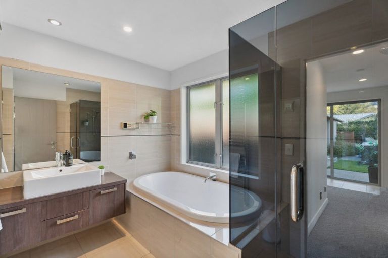 Photo of property in 5 Crawford Place, Lake Hayes, Queenstown, 9304