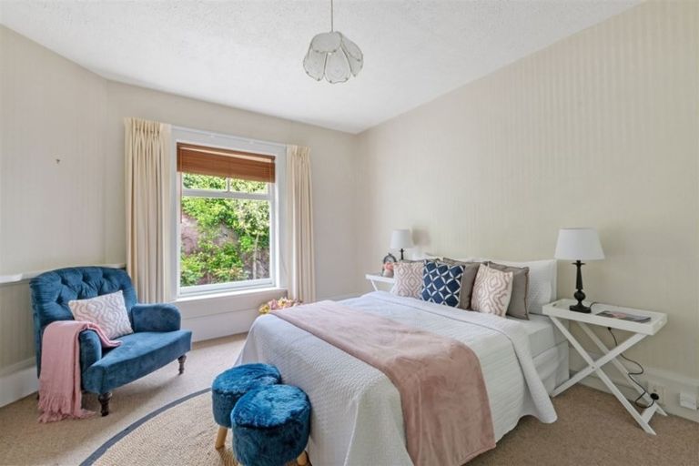 Photo of property in 2/71 Dyers Pass Road, Cashmere, Christchurch, 8022