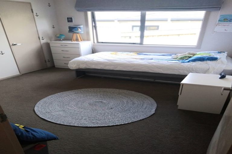 Photo of property in 30 Te Puia Drive, Aotea, Porirua, 5024