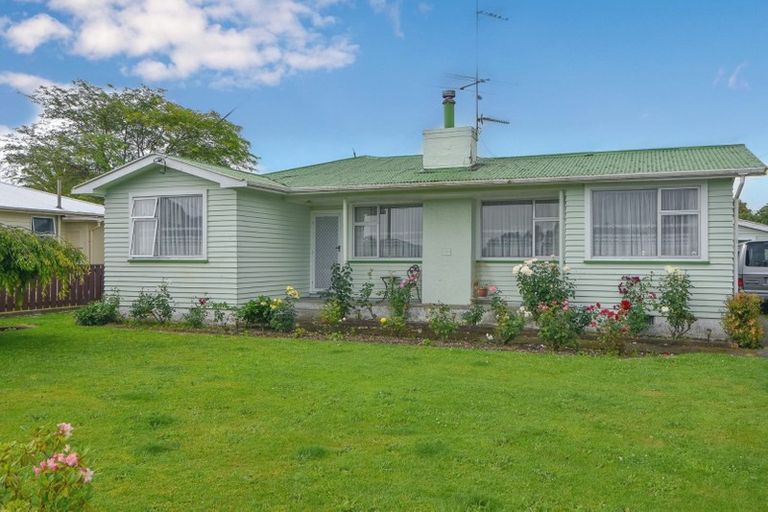 Photo of property in 25 Diamond Street, Carterton, 5713