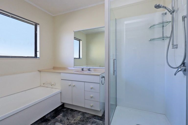 Photo of property in 21 Hyatt Grove, Greenmeadows, Napier, 4112