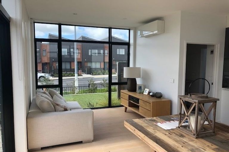 Photo of property in 1 Lockheed Street, Hobsonville, Auckland, 0618