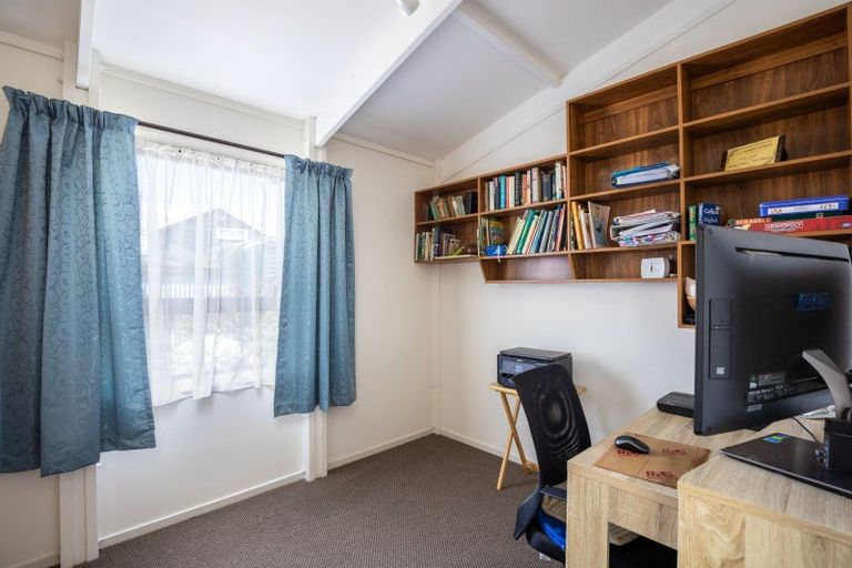Photo of property in 30 Takiroa Street, Urenui, 4375