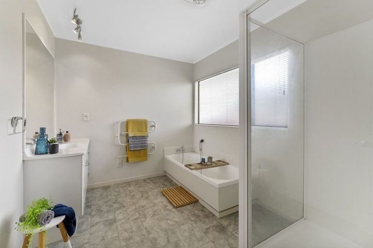 Photo of property in 5 Padstow Place, Camborne, Porirua, 5026