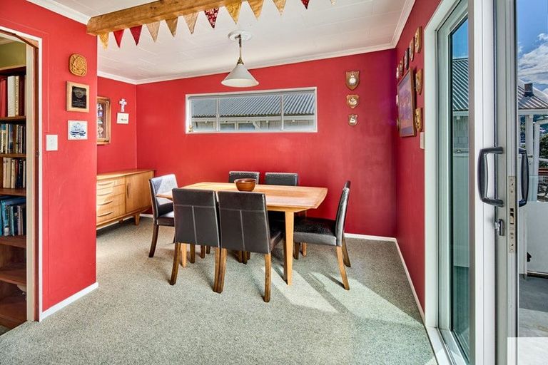 Photo of property in 197 Derwent Street, Island Bay, Wellington, 6023