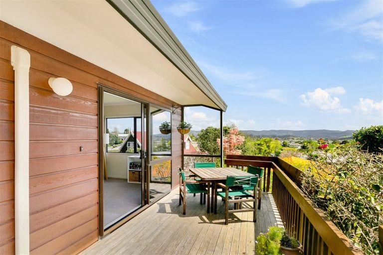 Photo of property in 4150a Great North Road, Glendene, Auckland, 0602