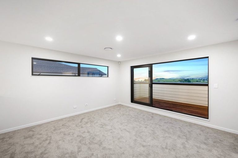Photo of property in 15 Kumukumu Road, Long Bay, Auckland, 0630