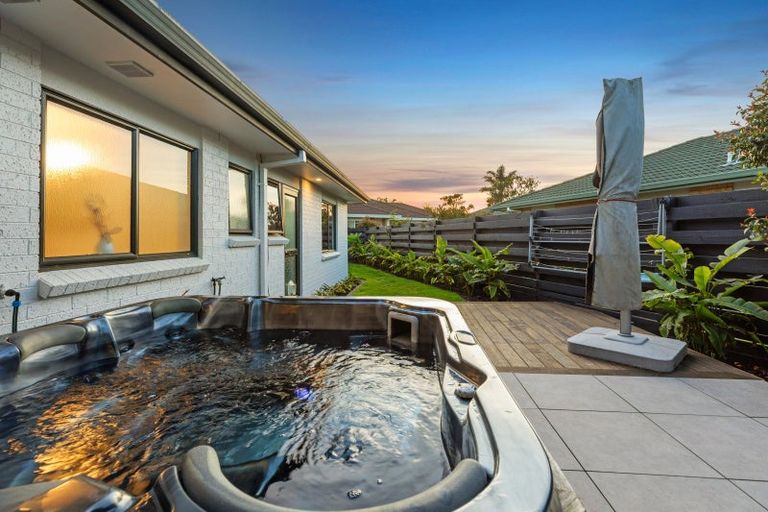 Photo of property in 16 Luculia Drive, Mount Maunganui, 3116