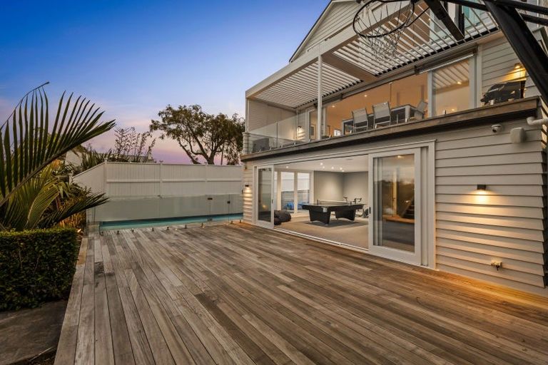 Photo of property in 1 Bangor Street, Point Chevalier, Auckland, 1022