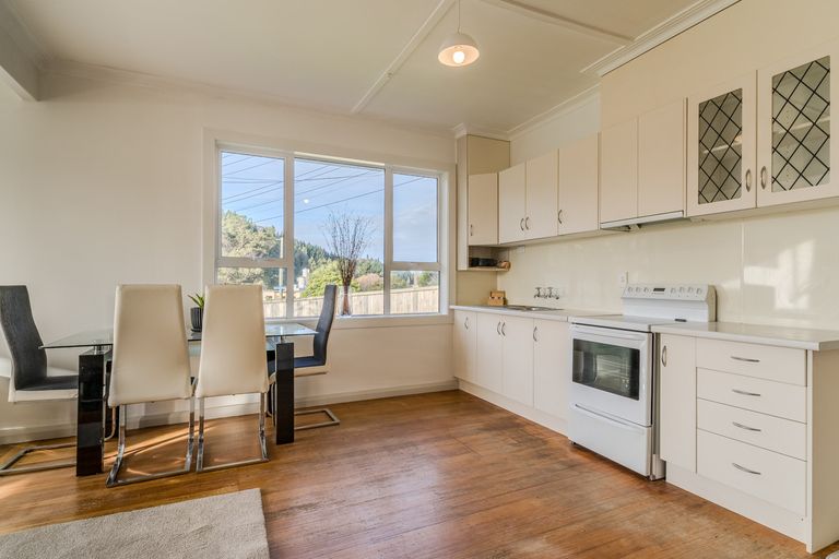 Photo of property in 1 Glenross Street, Glenross, Dunedin, 9011