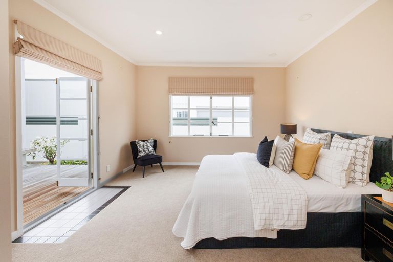 Photo of property in 215a Victoria Avenue, Hokowhitu, Palmerston North, 4410