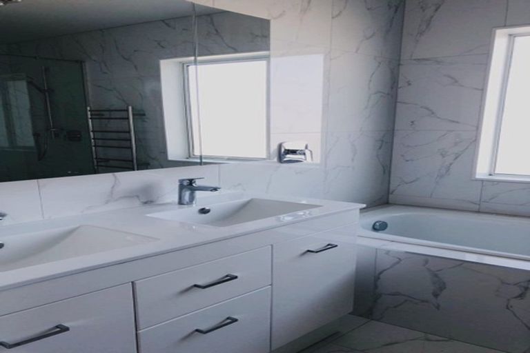 Photo of property in 14 Orchard Terrace, Riverhead, 0820