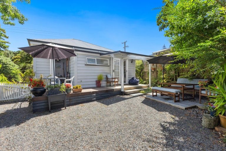 Photo of property in 15 Pomare Road, Russell, 0202